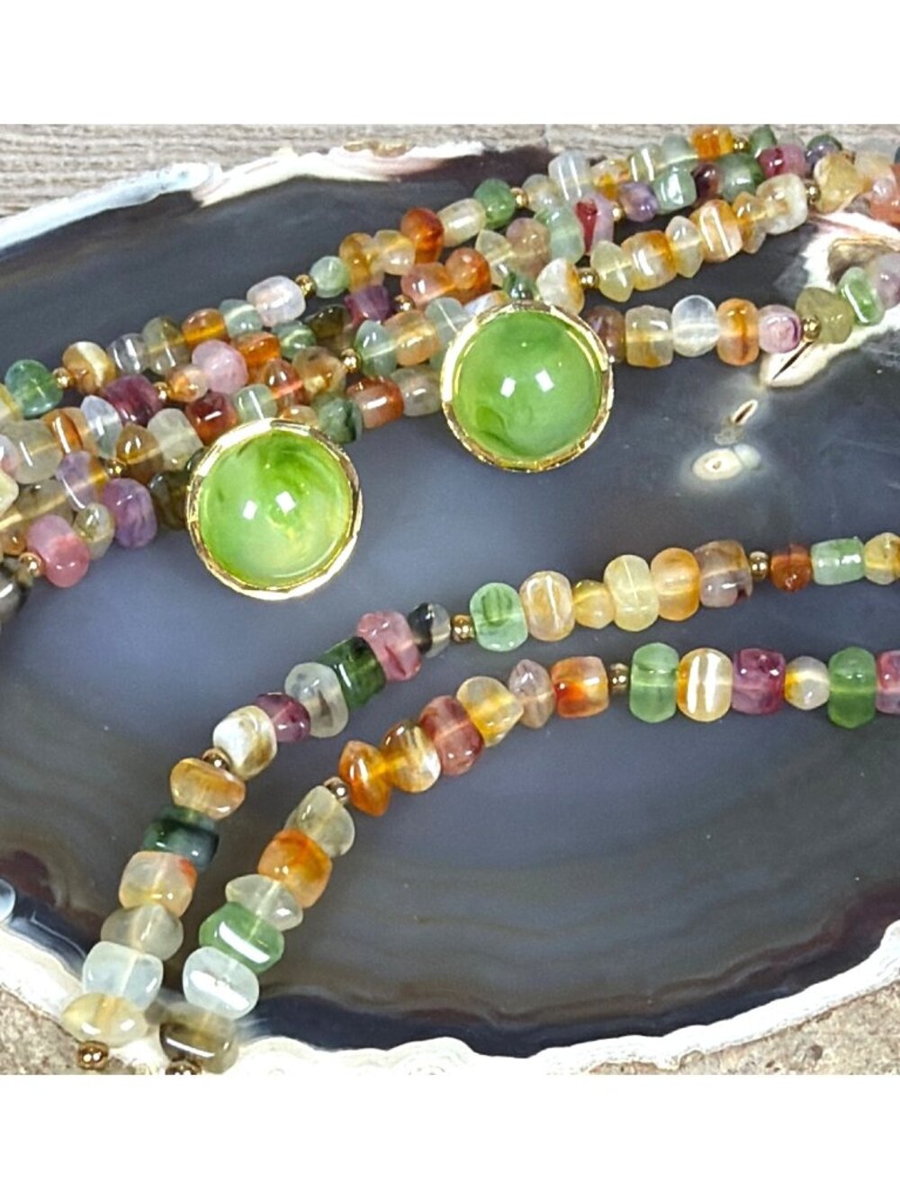 VTG Multi Strand Beaded 18" Necklace Green Post Stud Gold Tone Earring Set Retro - Picture 12 of 12